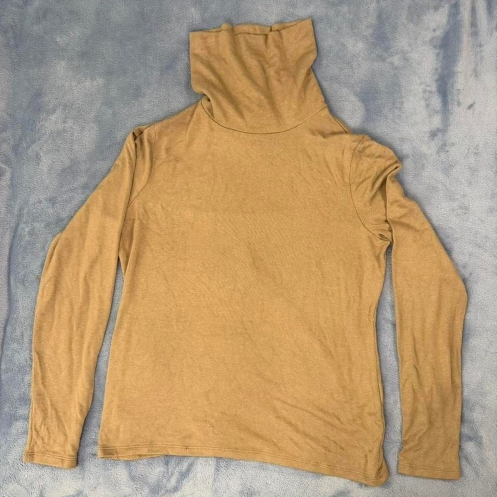 Banana Republic tan long sleeve turtleneck top women Size‎ M